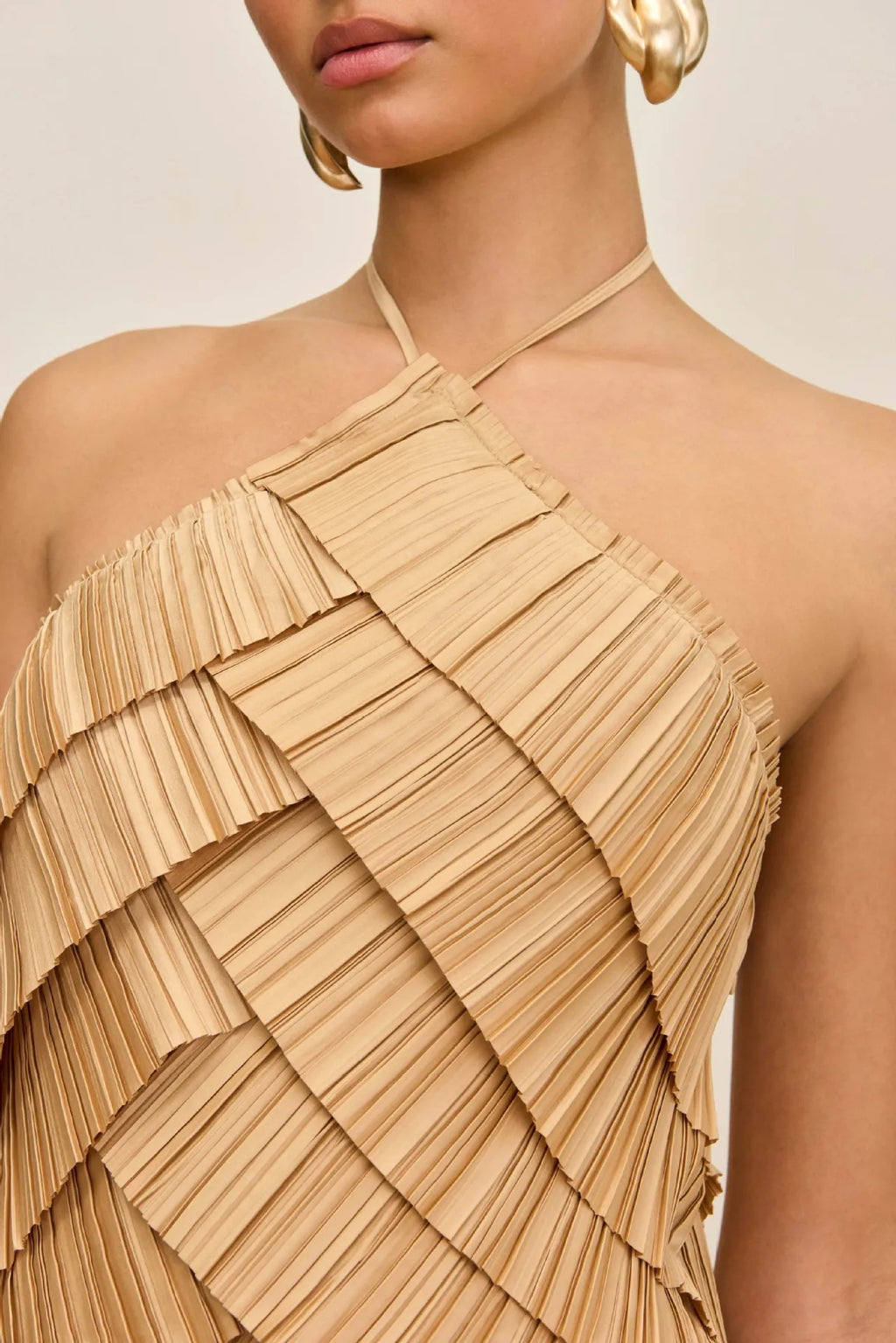 Veloura Grace Dress – Fluid Elegance with a Feminine Touch