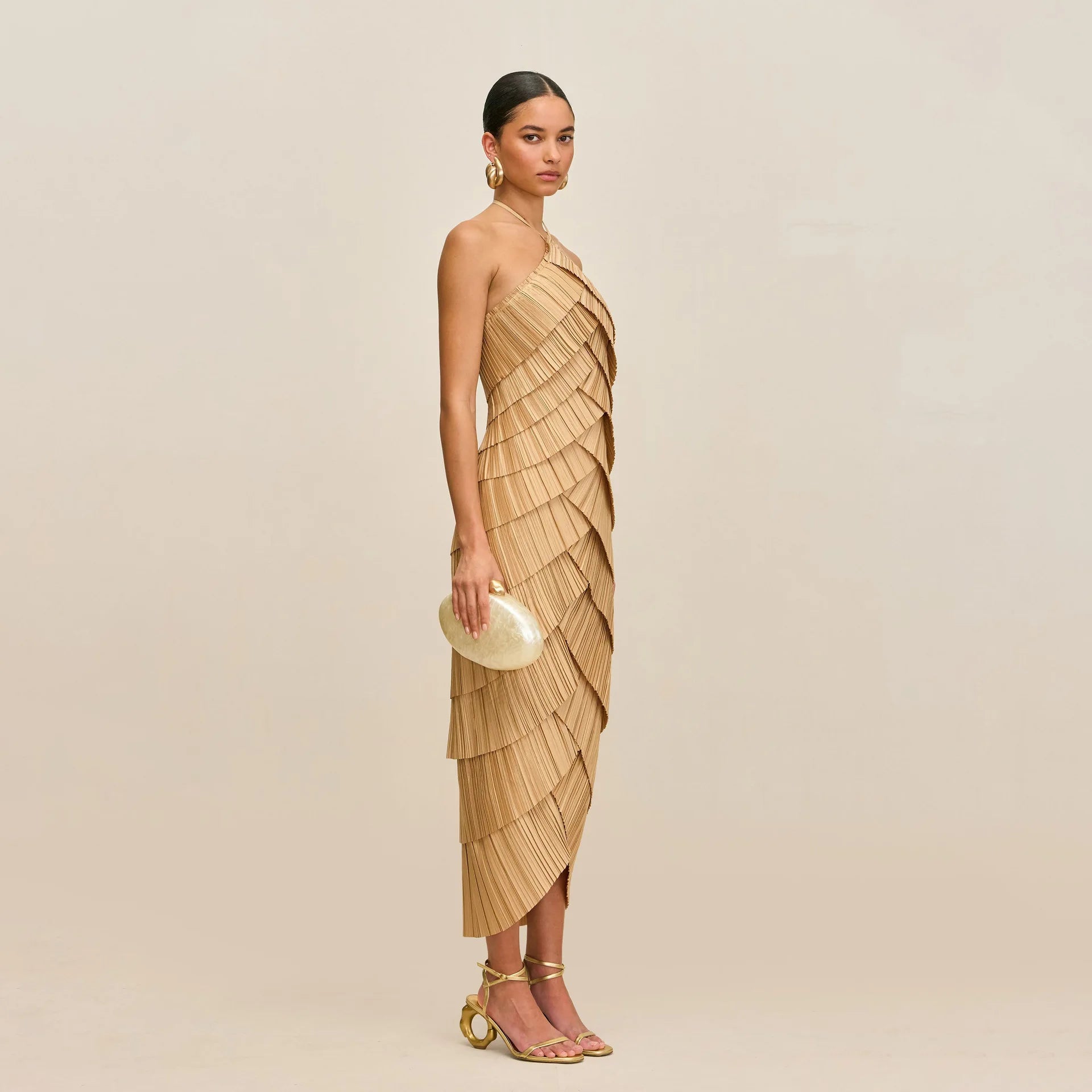 Veloura Grace Dress – Fluid Elegance with a Feminine Touch